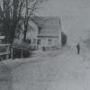 Der Lindengasthof wurde 1971 abgerissen. Beliebt war der Biergarten mit wunderschönen alten Linden. Der Lindengasthof wurde 1971 abgerissen. Beliebt war der Biergarten mit wunderschönen alten Linden.