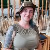 Nina Regina Nötzelmann leitet den Kinderflechtkurs und steht mit Rat und Tat zur Seite. Nina Regina Nötzelmann leitet den Kinderflechtkurs und steht mit Rat und Tat zur Seite.