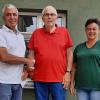Dank für große Verdienste um die Unabhängigen Bürger Marktzeuln: v.l. Vorsitzender Gregor Friedlein Zech, Karlheinz Bram und die stellvertretende Vorsitzende Tanja Degen.