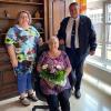 Bürgermeister Jochen Weber beglückwünschte im Beisein ihrer Tochter Marianne Schulz zu ihrem 80. Geburtstag. Die ehemalige Lichtenfelserin verbringt ihren Lebensabend im Michelauer Katharina von Bora Seniorenwohnhaus, wo sie sich sehr wohl fühlt. In diesem Zusammenhang weist die Gemeindeverwaltung darauf hin, dass anlässlich der Corona-Situation, eine persönliche Beglückwünschung durch einen Vertreter der Gemeinde nur auf Wunsch des Jubilars stattfinden wird. Gerne kann man sich telefonisch (09571/97070) mit der Gemeinde in Verbindung setzen.Text/