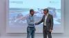 Es freuen sich über die Fortsetzung der erfolgreichen Partnerschaft: (v.li.) Christoph Hansen, COO Sauber Technologies und Volker Löhnert, Geschäftsführer der Rösler Oberflächentechnik GmbH.