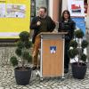 Erste Bürgermeisterin Christine Frieß und Franz Ullrich vom Stadtumbaumanagement eröffnen das Straßenfest. Erste Bürgermeisterin Christine Frieß und Franz Ullrich vom Stadtumbaumanagement eröffnen das Straßenfest.