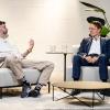 Karl Lauterbach (SPD, r), Bundesminister für Gesundheit, und Sido, Rapper, diskutieren über das Thema der Cannabis-Legalisierung.