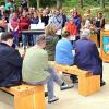Zu Beginn der Feierstunde ging Bürgermeister Mario Schönwald auf die Details des Naturfriedhofs im Altenbanzer Wald ein.