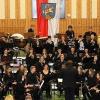 Das Schüler- und das Bezirksorchester des Nordbayerischen Musikbundes (NBMB) im Bezirk Oberfranken präsentieren am Dienstag, 3. Oktober, um 17 Uhr in der Adam-Riese-Halle in Bad Staffelstein ihre „Highlights der Blasmusik“.   Seit über drei Jahrzehnten kann man musikalische Höchstleistungen der Bezirksorchester Oberfranken in Bad Staffelstein genießen.  Den Konzertabend wird das Schülerorchester mit dem Stück „Hymn for a Hero“ beginnen. Das Bezirksorchester wird nach der Pause mit „Rase oft he Son“ den zweiten Teil eröffnen. In der Pause werden die Mitglieder der Kreisbläserjugend Lichtenfels für Getränke und einem Imbiss sorgen.    Die Jüngsten, das Schülerorchester, haben eine Woche ihrer Weihnachtsferien geopfert sich im Schullandheim Pottenstein gut auf das Konzert vorbereitet. Perfekte Harmonie wird in den Stücken zu spüren sein. Auch die Mitglieder des Bezirksorchesters haben sich in der zweiten Woche der Weihnachtsferien in Pottenstein zusammengefunden und die ausgewählten Stücke erfolgreich zusammen geübt. Es werden aus dem Bezirk Oberfranken über 160 Schüler und Jugendliche aus 48 Vereinen ein abwechslungsreiches Konzert bieten. Der Kreisverband Lichtenfels ist mit Musikerinnen und Musiker aus acht Vereinen vertreten. Die musikalische Gesamtleitung hat Michael Botlik, uUnterstützt wird er von den Dirigenten Edmund Rolle und Michael Saffer. Seit über 30 Jahren gibt es das Bezirksorchester Oberfranken im Nordbayerischen Musikbund Bezirk Oberfranken. Das Schüler- und das Bezirksorchester werden wieder bei den „Highlights der Blasmusik“ auf höchstem Niveau musizieren und einen wahren Hörgenuss bieten. Brillante Melodien werden die beiden Orchester mit ihren Musikerinnen und Musiker darbieten. Dank der Unterstützung durch die Stadt Bad Staffelstein mit Erstem Bürgermeister Mario Schönwald ist es möglich, die „Highlights der Blasmusik“ in Bad Staffelstein zu präsentieren. Die Orchesterwochen werden von einem Team erfahrener Dozenten geleitet und erweisen sich als exzellente Fortbildungsmaßnahme. Die Hinführung von Kindern an Musikinstrumente hat im Blasmusikbereich einen hohen Stellenwert und hat somit eine sehr erfreuliche Entwicklung genommen. Mittlerweile sind aus den exzellenten Blasmusikerinnen und -musiker Dirigenten und Ausbilder in den Vereinen geworden. Die Projekte „Schüler- und Bezirksorchester“ wird vom Bezirk Oberfranken, vom Freistaat Bayern und von der Stadt Bad Staffelstein unterstützt.  Die Fans der traditionellen Blasmusik und auch die der konzertanten Blasmusik werden von den „Highlights der Blasmusik“ begeistert sein. Sicherlich werden die Orchester mindestens eine Zugabe vorbereiten, bevor sie gemeinsam mit dem Oberfrankenlied und der Hymne einen würdigen Konzertabend beenden werden. Der Eintritt ist frei. Spenden sind gerne gesehen.