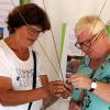 Am Stand der Berufsfachschule für Flechtwerkgestaltung dürfen Neugierige das Flechten selbst ausprobieren. Am Stand der Berufsfachschule für Flechtwerkgestaltung dürfen Neugierige das Flechten selbst ausprobieren.