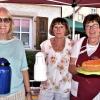 Auch jede Menge Köstlichkeiten durften beim Straßenfest nicht fehlen, wie beim katholischen Frauenkreis. Auch jede Menge Köstlichkeiten durften beim Straßenfest nicht fehlen, wie beim katholischen Frauenkreis.