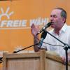 Hubert Aiwanger spricht beim Volksfest in Keferloh bei München.