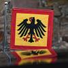 Die Standarte des Bundespräsidenten ist an einer Limousine zu sehen.