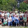 Burgkunstadt/Lichtenfels   Sieben erlebnisreiche Tage verbrachte die Reisegruppe der Arbeiterwohlfahrt Burgkunstadt und der Volkshochschule Lichtenfels/Burgkunstadt in Italien. Vom Vier-Sterne-Hotel aus, direkt an der Uferpromenade des Lago Maggiore gelegen, wurden zahlreiche Ausflüge unternommen. Besucht wurden unter anderem die Modemetropole Mailand mit dem berühmten Opernhaus Scala und dem Mailänder Dom. Ein weiterer Ausflug war die Fahrt in die Schweiz nach Zermatt über den knapp 2.000 Meter hohen Simplonpas. Das autofreie Bergsteigerzentrum wurde mit der Matterhorn-Gotthard-Bahn erreicht. Einige Teilnehmende fuhren mit der Gornergrat-Zahnradbahn auf über 3.000 Meter. Ein Tagesausflug führte die Gruppe auch an den Lago di Como. Der Lago Maggiore selbst wurde öfters per Motorboot erkundet, die Borromäischen Inseln beeindruckten die Reisegruppe besonders.  Ein weiterer Ausflug in die angrenzende Schweiz führte ins naturbelassene Verzascatal im Kanton Tessin. Dort konnten die Rustici, die typischen Steinhäuser des Tales, bestaunt werden. Die nächste Fahrt führt vom 9. bis 10. Dezember zu den Weihnachtsmärkten ins Erzgebirge. Für das kommende Jahr ist eine Fahrt ins Salzkammergut (Österreich) in Planung.