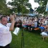 Ensemble-Chef Dieter Zapf verstand es hervorragend, das Publikum zu animieren.