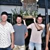 Stolz nahm der Gewinner des Hahnenschlags, Timm Hügerich (3. v. li.) den Kirchweih-Gockel von (v. li.) Kommandant Daniel Domes, Vorsitzendem Florian Hoffmann und 2. Vorsitzendem Christoph Domes von der örtlichen Feuerwehr entgegen. Stolz nahm der Gewinner des Hahnenschlags, Timm Hügerich (3. v. li.) den Kirchweih-Gockel von (v. li.) Kommandant Daniel Domes, Vorsitzendem Florian Hoffmann und 2. Vorsitzendem Christoph Domes von der örtlichen Feuerwehr entgegen.