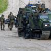 Kräfte von Polizei, Bundeswehr, Rettungsdiensten und Bergwacht proben die Versorgung und den Abtransport von verwundeten Polizisten.