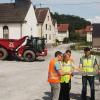 Baustellentermin im Rahmen der Dorferneuerung Dippach (Landkreis Bamberg) – eines von zahlreichenvom ALE geförderten Projekten.