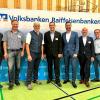 Die wiedergewählten Aufsichtsräte Bernhard Storath (3. v. li.) undDaniel Spaderna (4. v. li.) zusammen mit (v. li.) Vorstandsmitglied Norbert Gellert,Aufsichtsrat Marko Fischer, Vorstandsmitglied Christoph Bäumel und den beidenAufsichtsräten Thorsten Schweigert und Dietmar Zwillich. Auf dem Bild fehlen dieAufsichtsätinnen Petra Kraus-Deinlein und Sabine Porzner-Isenrath.