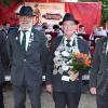 Schützenkönig Reiner Scholz (mit Kette) zusammen mit den Rittern Franz Wachter (1. Ritter; zweiter v. li.) und Gerd Dressel (2. Ritter; r.) sowie zweitem Schützenmeister Bernd Watzka.