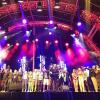 Ins gewaltige Finale der  „Lieder auf Banz“ stimmten alle Künstlerinnen und Künstler des Abends ein.