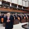 Der türkische Präsident Recep Tayyip Erdogan legt den Eid ab.