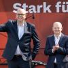 Olaf Scholz (r.), Bundeskanzler, und Andreas Bovenschulte, Bürgermeister von Bremen und Spitzenkandidat der SPD.