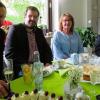 Angelika und Richard Schneider (re.) feierten das Fest der goldenen Hochzeit. Bürgermeister Mario Schönwald (li.) und Gemeindereferent Daniel Wehrfritz gratulierten herzlich.