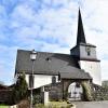 Die Errichtung eines behindertengerechten Parkplatzes und eines Parkmöglichkeit für den Pfarrer an der Kirche von Weiden regten die Bürger an.