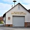 Das Feuerwehrhaus in Weiden ist zu klein für ein Fahrzeug. Da die Feuerwehr in absehbarer Zeit eines erhalten soll, wird über einen Neubau nachgedacht.