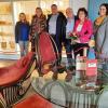 Ehrengäste zur Eröffnung (v. li.): Museumschefin Ariane Schmiedmann, Zweite Bürgermeisterin von Lichtenfels, Sabine Rießner, Bürgermeister Jochen Weber, Kurt und Monica Schütz, Gemeinderätin Simone Naumann (UBM).