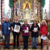 Bei der Grundfelder Wallfahrt wurden in Marienweiher langjährige Wallfahrer geehrt (v. li.): Alfred Zipfel, Dr. Klaus Scherr (beide 35 Jahre), Richard Lurz (40 Jahre), Inge Höppel (25 Jahre), Karin Höppel (20 Jahre), Gerlinde Hümmer (zehn Jahre). Rechts der Wallfahrtsseelsorger Pater Benedykt. Bei der Grundfelder Wallfahrt wurden in Marienweiher langjährige Wallfahrer geehrt (v. li.): Alfred Zipfel, Dr. Klaus Scherr (beide 35 Jahre), Richard Lurz (40 Jahre), Inge Höppel (25 Jahre), Karin Höppel (20 Jahre), Gerlinde Hümmer (zehn Jahre). Rechts der Wallfahrtsseelsorger Pater Benedykt.