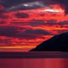 Sie gelten als eine der schönsten Schifffahrtsrouten der Welt: Die Hurtigruten. Entlang der norwegischen Küste und Fjorde habe man vom Schiff einen idealen Ausblick auf die atemberaubende Landschaft, heißt es in einer Pressemitteilung. Volker Wischnowski habe seine Eindrücke in einem Film festgehalten, den er am Mittwoch, 29. März, um 17.30 Uhr, in der Neuen Filmbühne Lichtenfels zeigen und live kommentieren werde. Weiter heißt es: „Eine Fahrt mit einem Schiff der Hurtigruten entlang der norwegischen Küste gilt als die schönste Seereise der Welt. Der Filmemacher Volker Wischnowski hat die Tour bei schönstem Sommerwetter in Norwegen unternommen. Und die Landschaft und das Licht in faszinierenden Filmaufnahmen festgehalten. Entstanden ist eine Dokumentation über die Schifffahrtsroute, die nicht nur das Leben an Bord, sondern auch viele der angebotenen Ausflüge und weitere großartige norwegische Impressionen zeigt.“ Der bildgewaltige Film besteche durch teils epische anmutende Sequenzen, Humor an den richtigen Stellen und den professionellen und authentischen Kommentar des Filmemachers. Tickets seien ab sofort über die Homepage www.neuefilmbuehne.de oder vor Ort zu kaufen.Text: red/