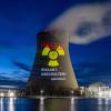 Eine Aktion von Greenpeace am Atomkraftwerk Isar 2 in Bayern.