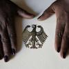 Laut einer Umfrage stoßen die Pläne des Bundesinnenministeriums für eine erleichterte Einbürgerung auf wenig Begeisterung.