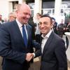 CDU-Kandidat Uwe Becker (l) und Mike Josef von der SPD gehen in Frankfurt in die Stichwahl.