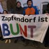 Druckfrisch, weil erst vor kurzem ins Leben gerufen: „Zapfendorf ist bunt” präsentiert sich mit einem Banner. Druckfrisch, weil erst vor kurzem ins Leben gerufen: „Zapfendorf ist bunt” präsentiert sich mit einem Banner.
