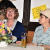 Mitten aus dem Leben berichteten in einem amüsanten Dialog Ingrid Fiedler und Gunda Kreutzer. Mitten aus dem Leben berichteten in einem amüsanten Dialog Ingrid Fiedler und Gunda Kreutzer.