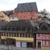 „Knopsberger Gut“ und Knopsberg: Zwischen Marktplatz 10 (gelbe Fassade) und dem Stadtschloss gab es früher schon eine Verbindung. „Knopsberger Gut“ und Knopsberg: Zwischen Marktplatz 10 (gelbe Fassade) und dem Stadtschloss gab es früher schon eine Verbindung.