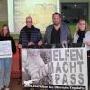 Spendenübergabe an HMS-Initiator Till Mayer (4. v. li.) durch Schülerinnen des „Courage-Teams“ mit ihren Lehrkräften Markus Motschenbacher, Carolin Leikeim und Schulleiter Peter Gerhardt (v. li.).