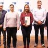 Die Absolvierenden der Höheren Berufsbildung aus dem Landkreis Lichtenfels, unter ihnen die Meisterpreisträgerin Laura Großmann (M.), wurden von IHK-Vizepräsident Hans Rebhan (r.), Helmut Fischer (2.v.r., Stellvertreter des Landrats), Regierungsvizepräsident Thomas Engel (2.v.l.) und stv. IHK-Hauptgeschäftsführer Wolfram Brehm (l.) beglückwünscht.