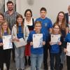Verleihung des Musiker Juniorabzeichens beim Musikverein (v. li.): Lukas Müller,Magdalena Adler, Lisa Pfister, Anna Baier, Florian Zapf, der stellvertretende Vorsitzende des Kreisverbands, Eva Unverdorben, Jugendwartin Stephanie Dittrich, SebastianBackert, Alexander-Florian Hoffmann, Sophie Foltes, Prüferin Eva Murmann, 2.Vorsitzender Josef Zapf, Lisa Pfister (Querflöte) und 1.Vorsitzender Simon Löffler. Verleihung des Musiker Juniorabzeichens beim Musikverein (v. li.): Lukas Müller,Magdalena Adler, Lisa Pfister, Anna Baier, Florian Zapf, der stellvertretende Vorsitzende des Kreisverbands, Eva Unverdorben, Jugendwartin Stephanie Dittrich, SebastianBackert, Alexander-Florian Hoffmann, Sophie Foltes, Prüferin Eva Murmann, 2.Vorsitzender Josef Zapf, Lisa Pfister (Querflöte) und 1.Vorsitzender Simon Löffler.