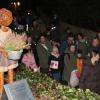 Ganze Scharen sollten sich über den Knopsberg dem Marktplatz samt Weihnachtsmarkt und der Märchenwaldbahneröffnung nähern. Ganze Scharen sollten sich über den Knopsberg dem Marktplatz samt Weihnachtsmarkt und der Märchenwaldbahneröffnung nähern.