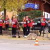Beim Standkonzert zur Oberlangheimer Kirchweih spielten die Leuchsentaler Musikanten auf dem Dorfplatz vor dem Brunnen.