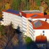 Im Herbstwald: Vom Bittmannstein hinab auf die Reha-Klinik Lautergrund geblickt.