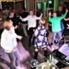 Platz, ein DJ, Verstärker und die Lust zu leben - mehr brauchte es für diese Tänzer im Cafe Moritz nicht. Platz, ein DJ, Verstärker und die Lust zu leben - mehr brauchte es für diese Tänzer im Cafe Moritz nicht.