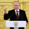 Der 71-jährige Putin hatte eigens die russische Verfassung ändern lassen, um noch einmal kandidieren zu können.