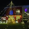 Das Weihnachtshaus in der Goethestraße leuchtet täglich von täglich von 16.15 Uhr bis 22 Uhr für das Tierheim.