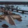 Die Brückenbaustelle der A14-Nordverlängerung bei Wittenberge in Brandenburg steht unter Wasser. Welche Kosten durch das Hochwasser entstehen, ist noch unklar.