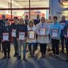 Die Jubilare, die für langjährige Treue bei der FF Burkersdorf geehrt wurden. Dabei auch der ehemalige Kreisbrandinspektor und jetzige weitere Stellvertreter des Landrats, Bernd Steger, der bei der FF in Burkersdorf sein Silberjubiläum feierte.