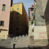 Auf Hauswänden in Bastia auf Korsika sind anti-französische Sprüche zu lesen.
