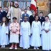 Die zweite Gruppe der Kommunionkinder mit Pater Rufus. Die zweite Gruppe der Kommunionkinder mit Pater Rufus.