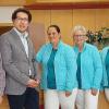 Praxisübergabe in Ebensfeld: Dr. Klaus Schulten hat mit Dr. Severin Huf einen Nachfolger gefunden. Darüber freut sich auch das Praxisteam Lea Schöber, Sabine Aumüller, Julia Fischer und Isabella Dauer (v. li.).