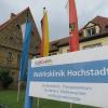 Die Bezirksklinik Hochstadt ist Suchtfachklinik und Therapiezentrum. Die Bezirksklinik Hochstadt ist Suchtfachklinik und Therapiezentrum.